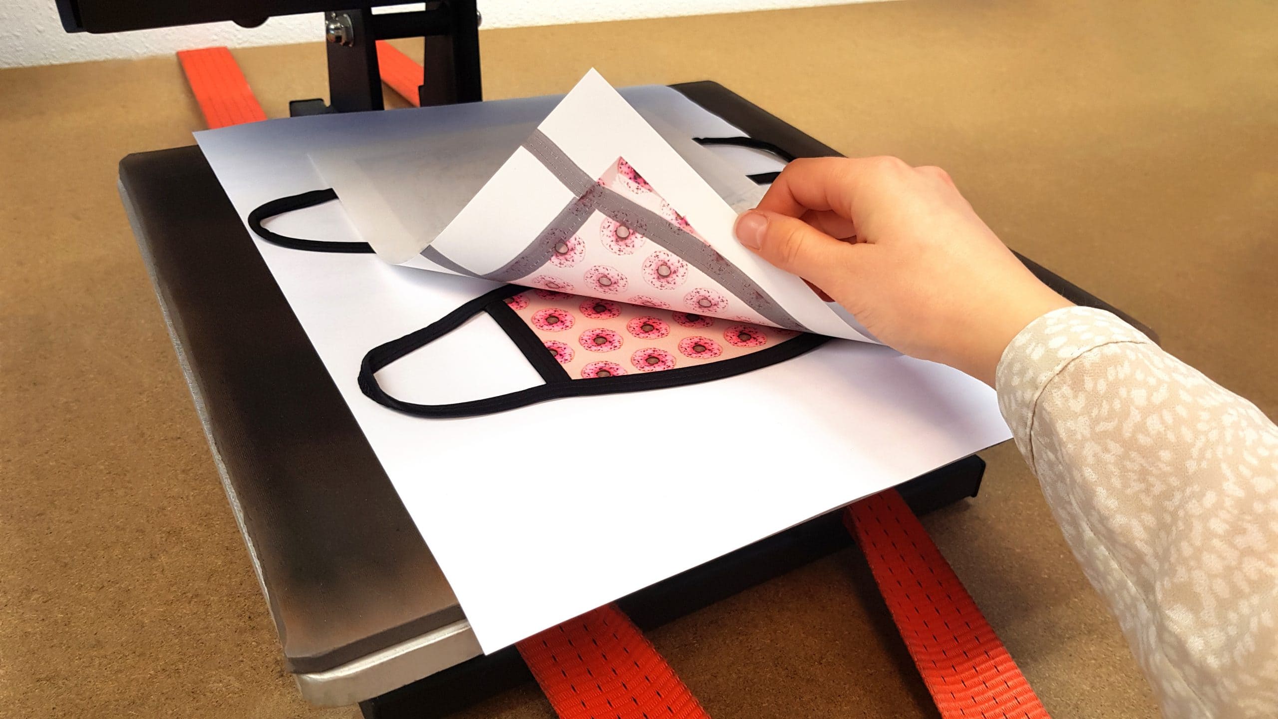 Face mask proces image of papersublimation Face mask proces image of papersublimation